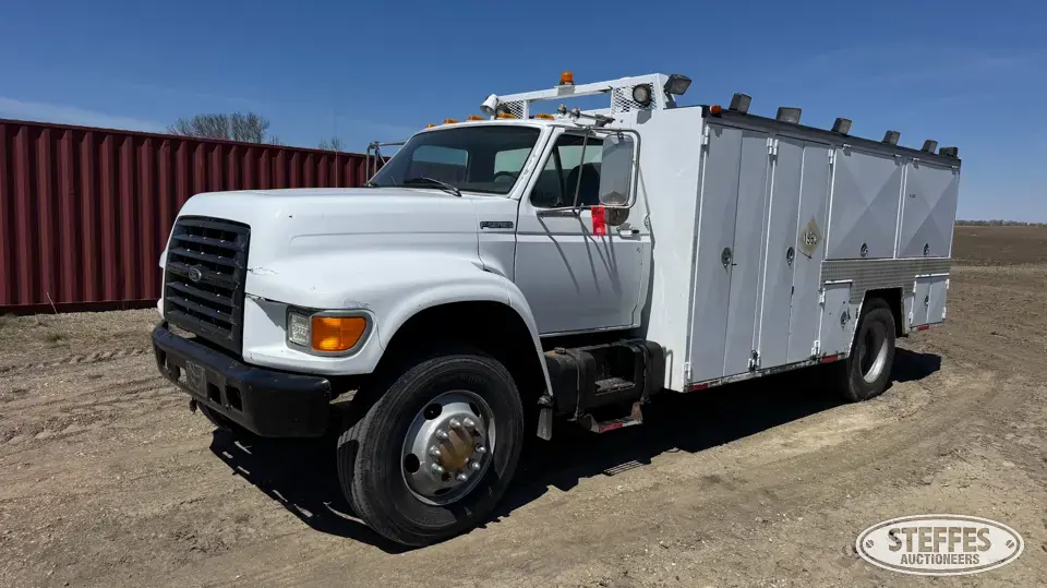 1999 Ford F-800 Fuel-Lube Truck