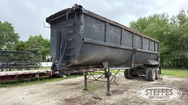 2001 Tandem axle end dump trailer