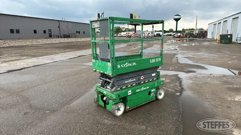 2015 Skyjack SJIII 3219 Scissor Lift