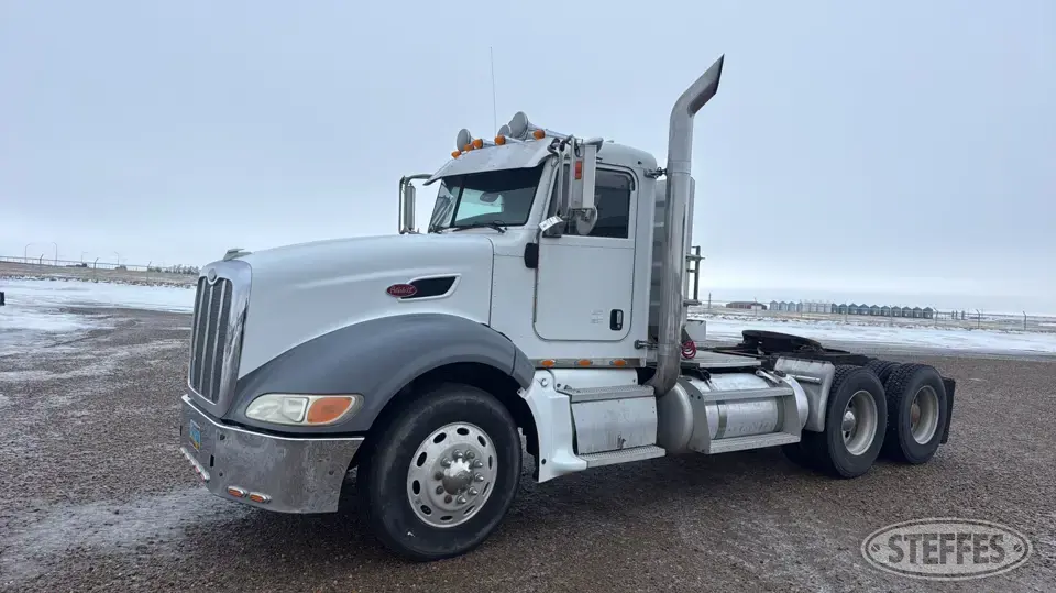 2007 Peterbilt 386 Conventional Truck without Sleeper