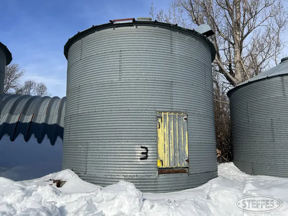 Coop Grain Bin
