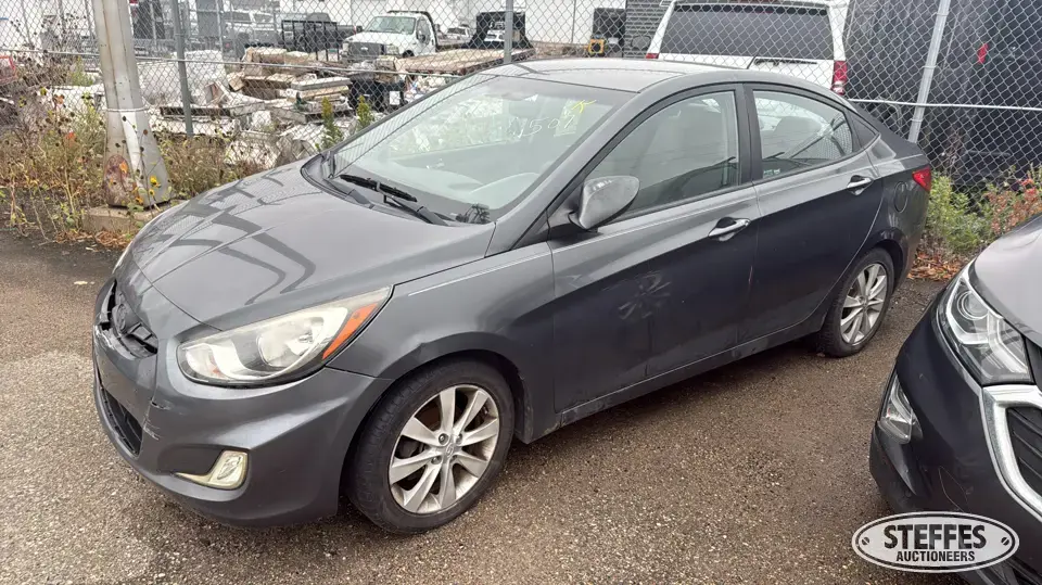 2013 Hyundai Accent GLS Car