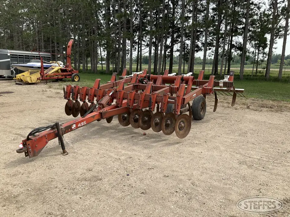 White 435 Chisel Plow