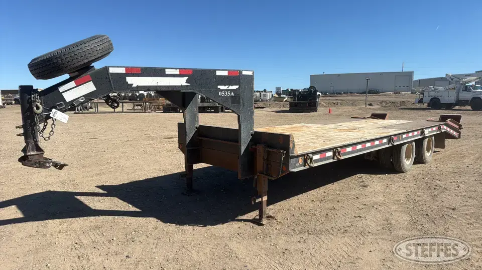 2014 Towmaster T-20 Flatbed Trailer