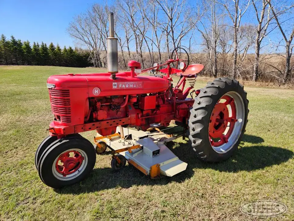 1947 International Farmall H Collectible Show Tractors-Stationary Engine