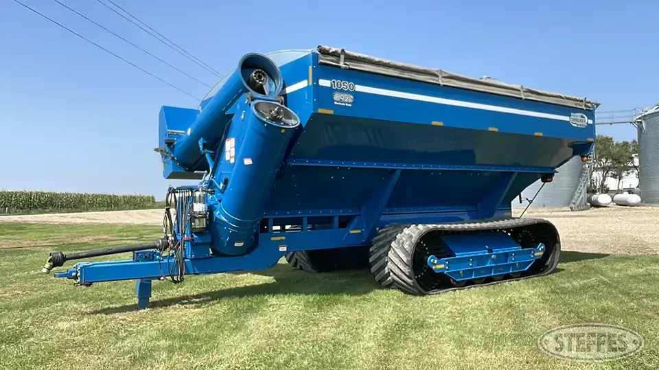 2011 Kinze Harvest Commander 1050 Grain Cart