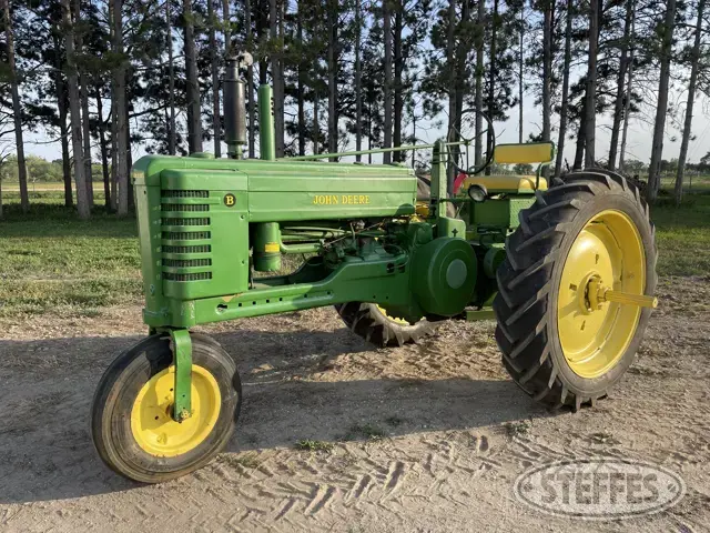 John Deere B
