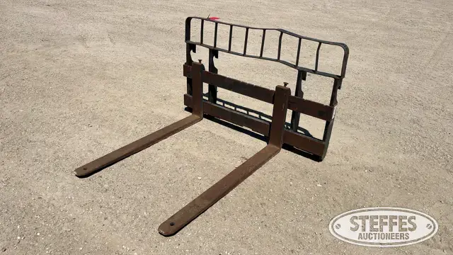 Deere loader backhoe pallet forks