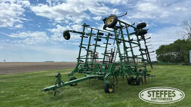 John Deere 2410