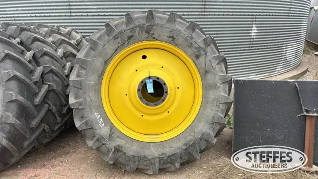 (4) Michelin Agribib 520/85R46 tires