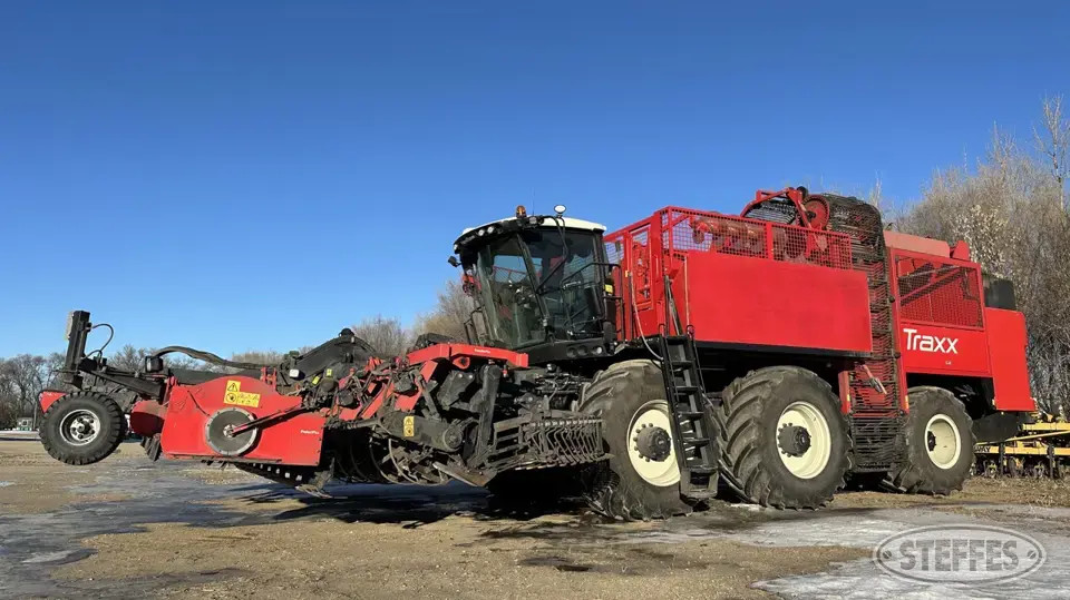 2017 Agrifac HexxTraxx Self-Propelled Harvester