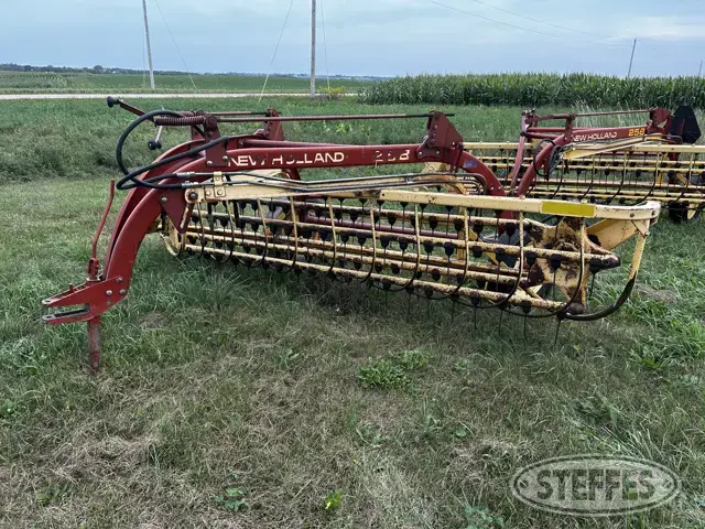 New Holland 258