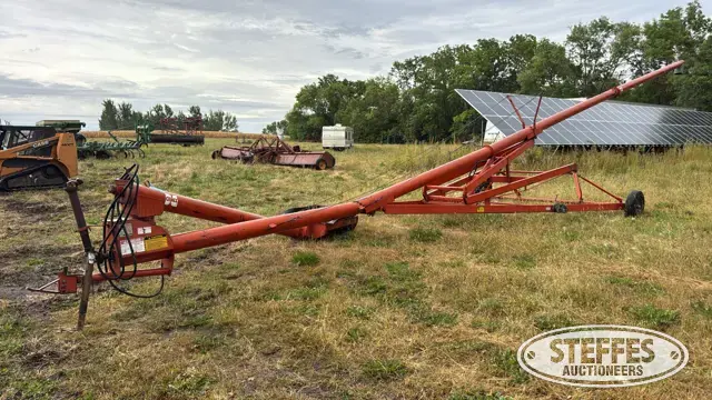 Cenex swing hopper auger