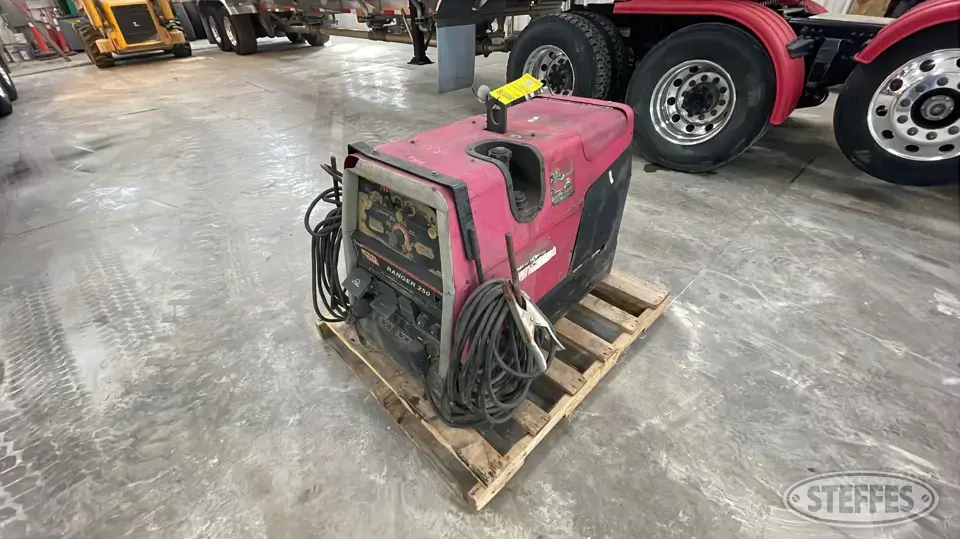 Lincoln Electric Ranger 250 Welding