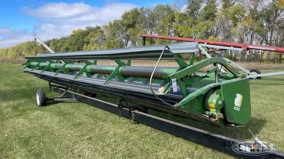 1984 John Deere 230 Rigid Head