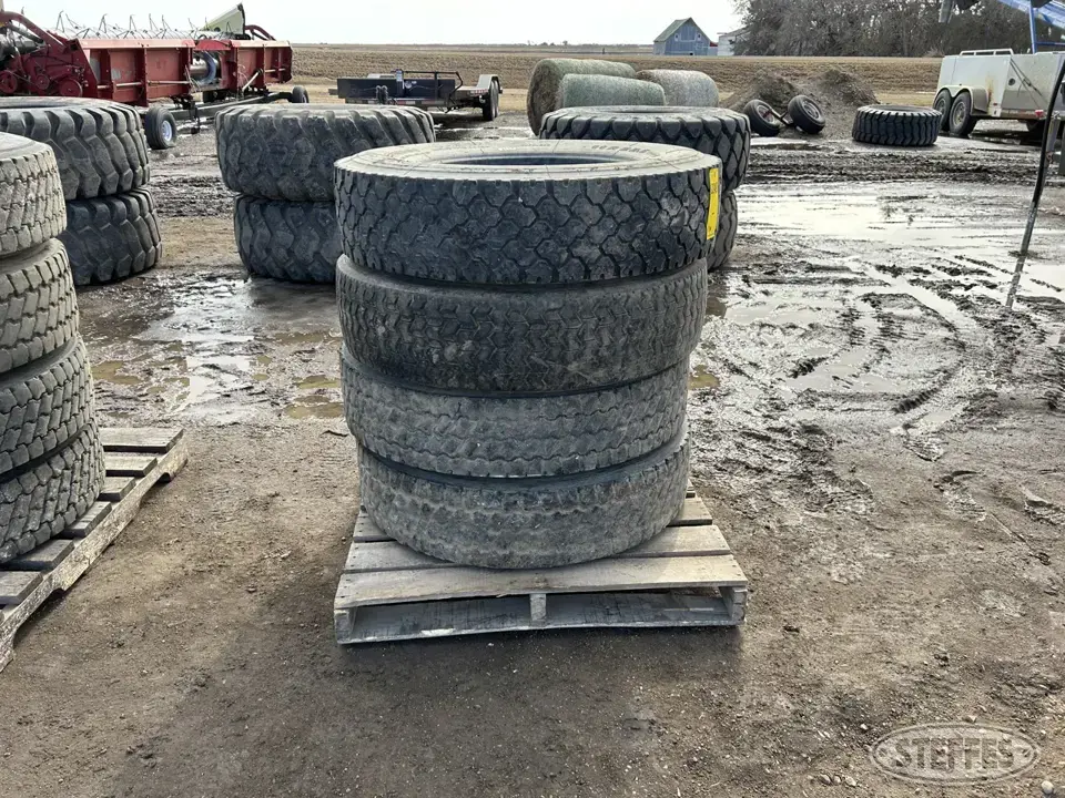 (4) Aeolus HN 11R22.5 tires Truck Tire