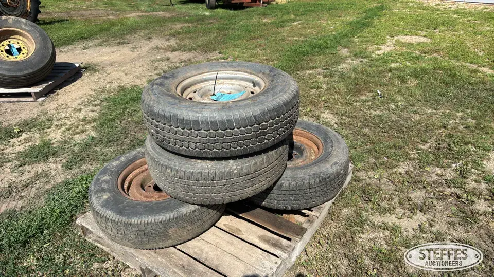 (5) 15” tires Passenger-Light Truck Tire