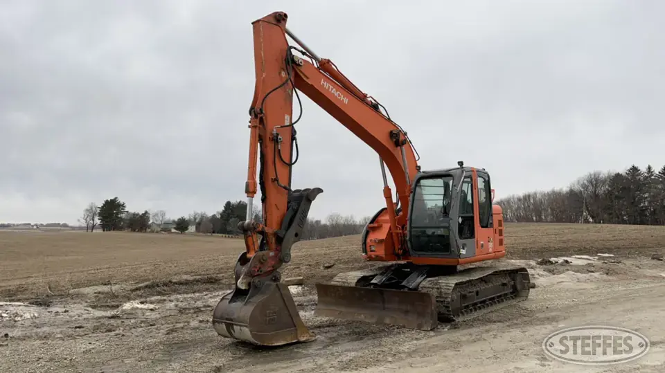 Hitachi 135 US Excavator