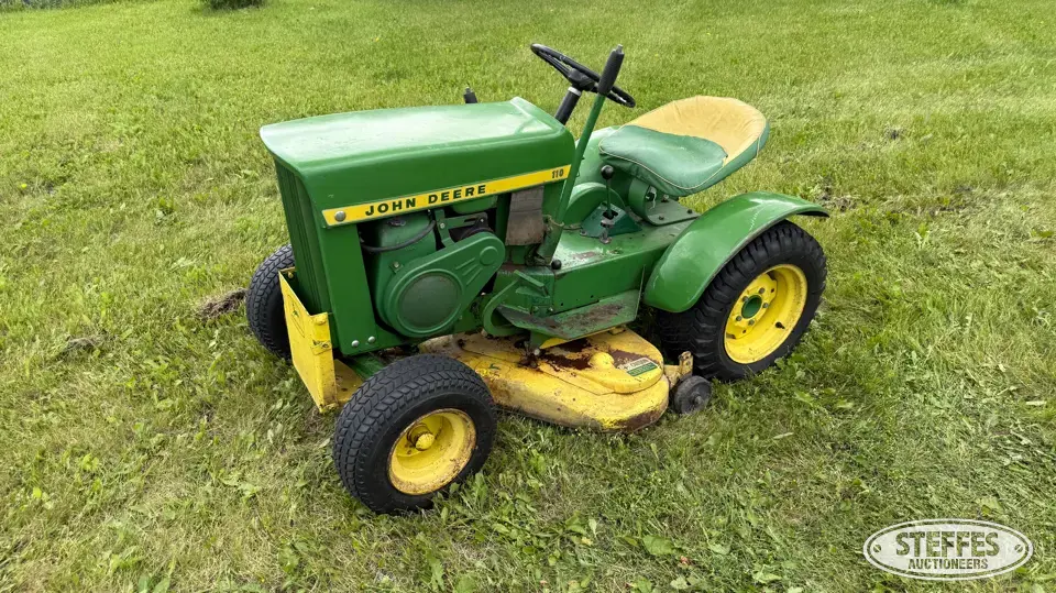 1967 John Deere 110 Lawn Tractor