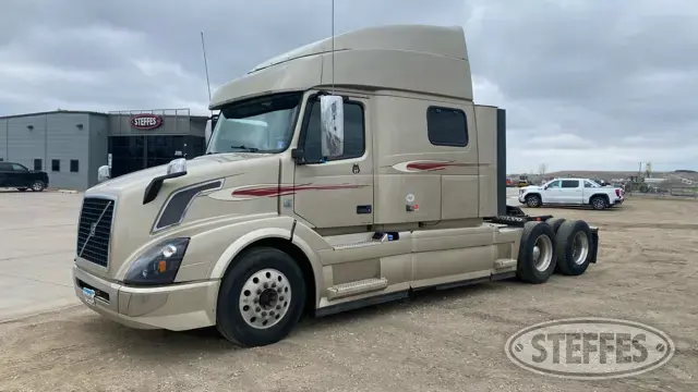 2017 Volvo VNL730