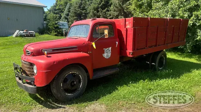 1948 Ford F6