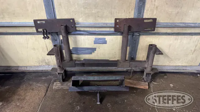 Tractor splitting equipment