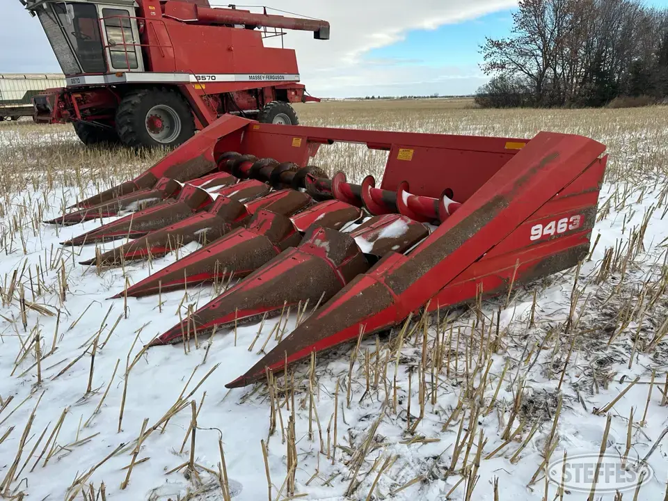 1988 Massey Ferguson 9463 Corn Head