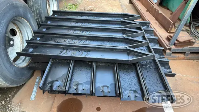 Lucke sunflower pans