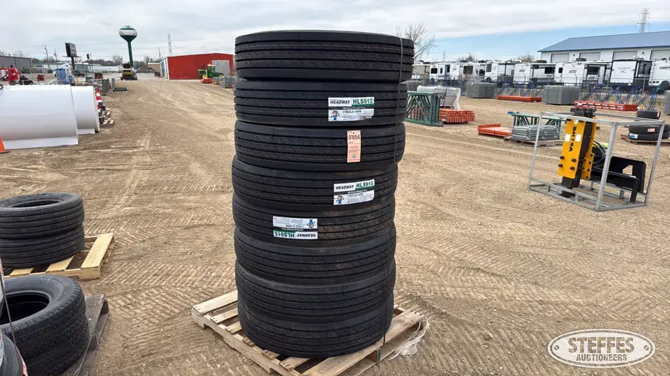 (8) Headway HLS915 11R22.5 truck tires