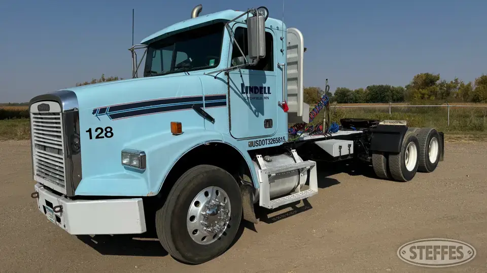 1996 Freightliner FLD112SD Conventional Truck without Sleeper