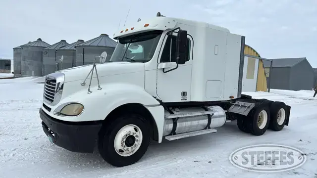 2005 Freightliner Columbia 120