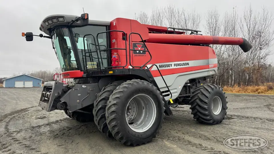 2007 Massey Ferguson Trident 9895 Combine