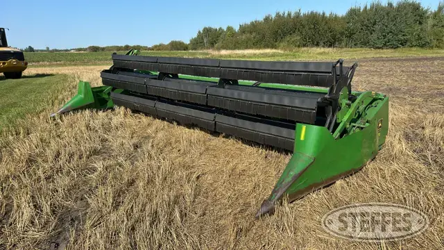 1986 John Deere 220