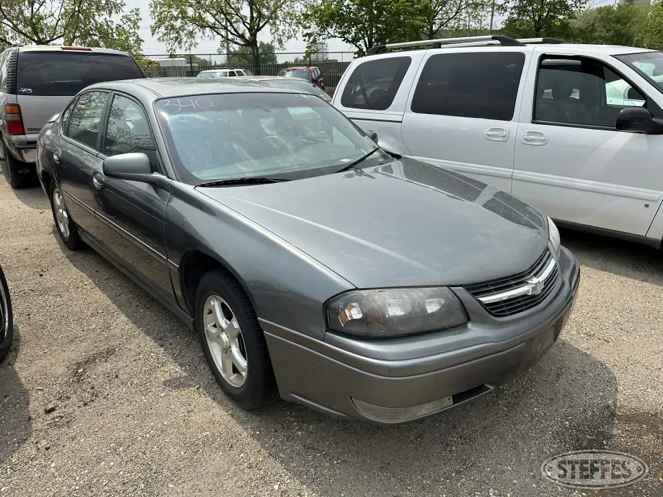 2005 Chevrolet Impala LS Car