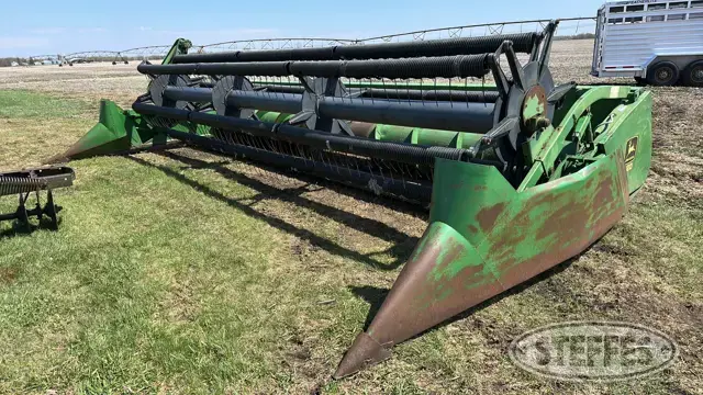 John Deere 220