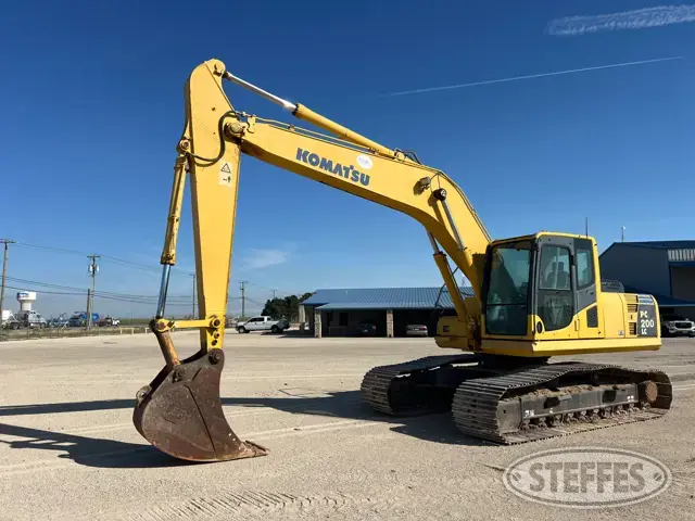 2011 Komatsu PC200LC-8