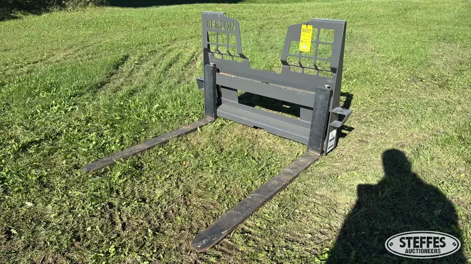 Berlon pallet forks Skid Steer Fork
