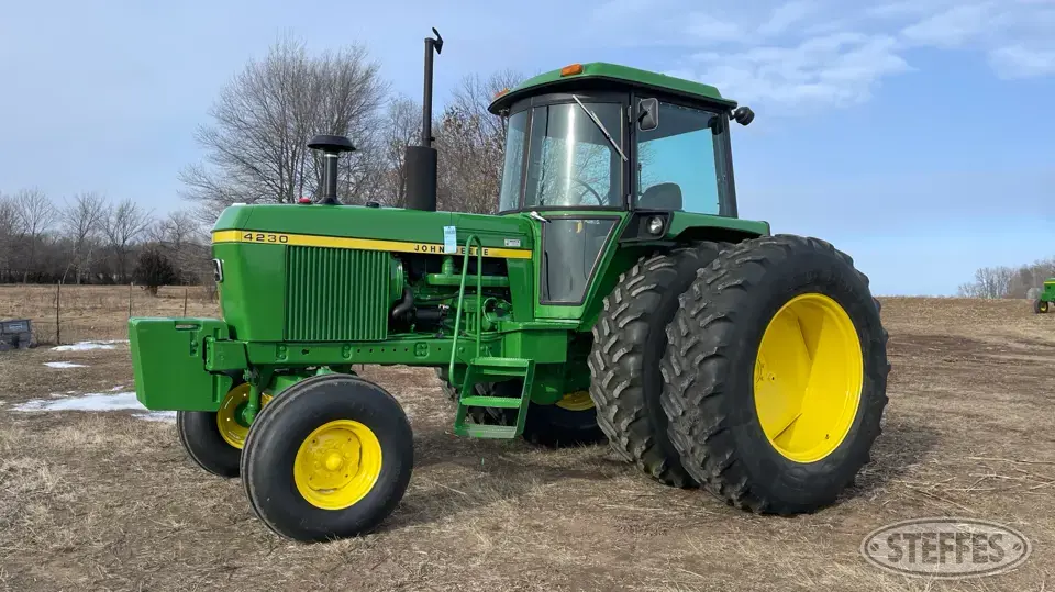 1977 John Deere 4230 2WD Tractor