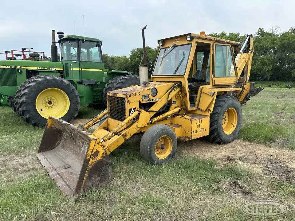 1975 Allis-Chalmers 715 Loader Backhoe