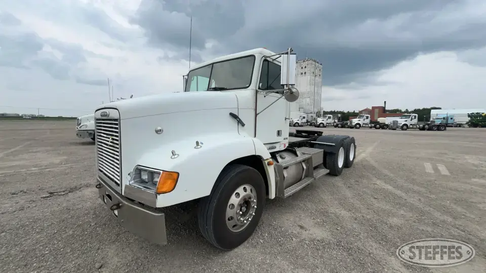 2000 Freightliner FLD112 Conventional Truck without Sleeper