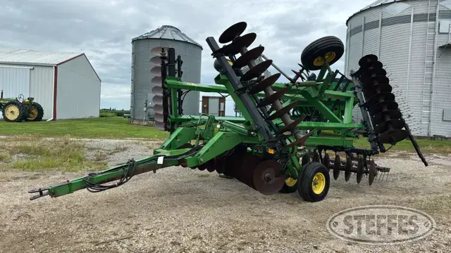 John Deere 630