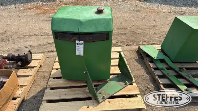 John Deere 4455 aux. fuel tank