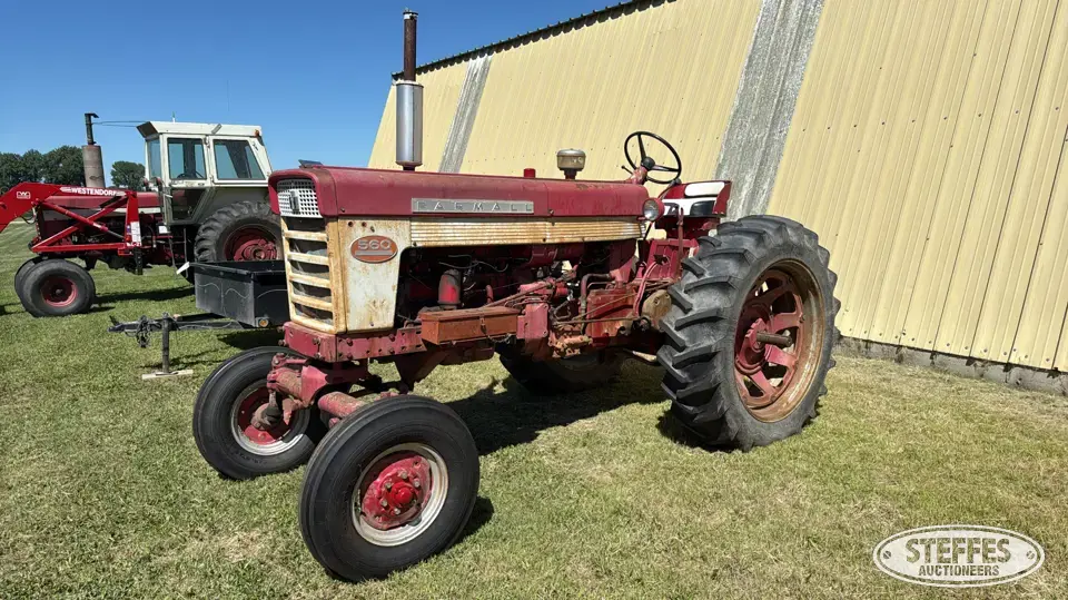 1960 McCormick Farmall 560 Collectible Tractor