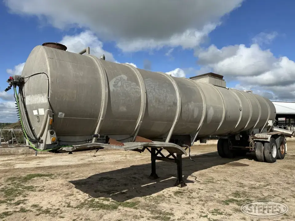 1965 Fruehauf Tank Trailer