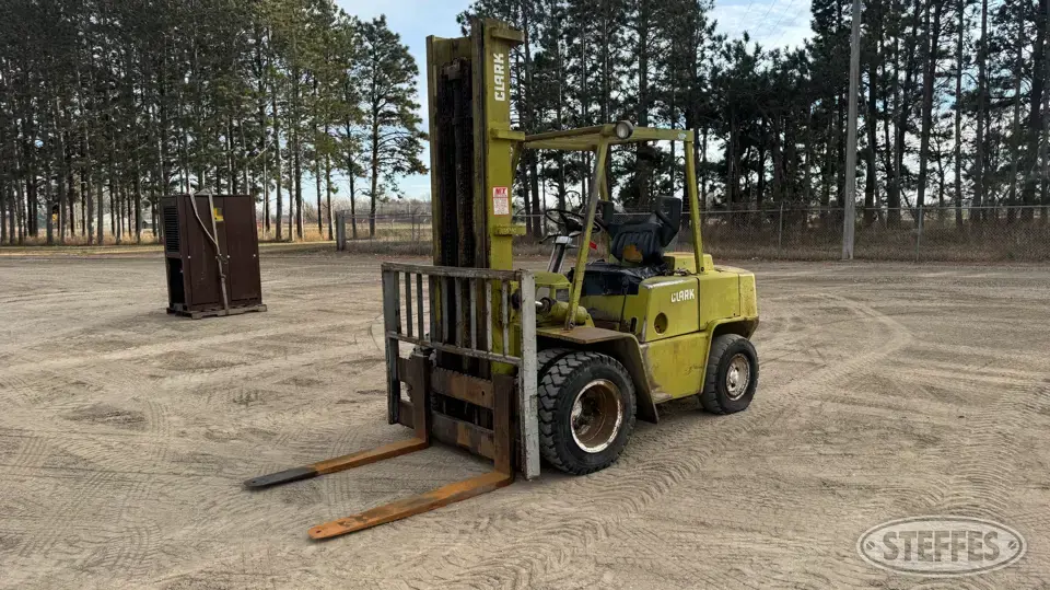 Clark C500-YS80 Warehouse Forklift