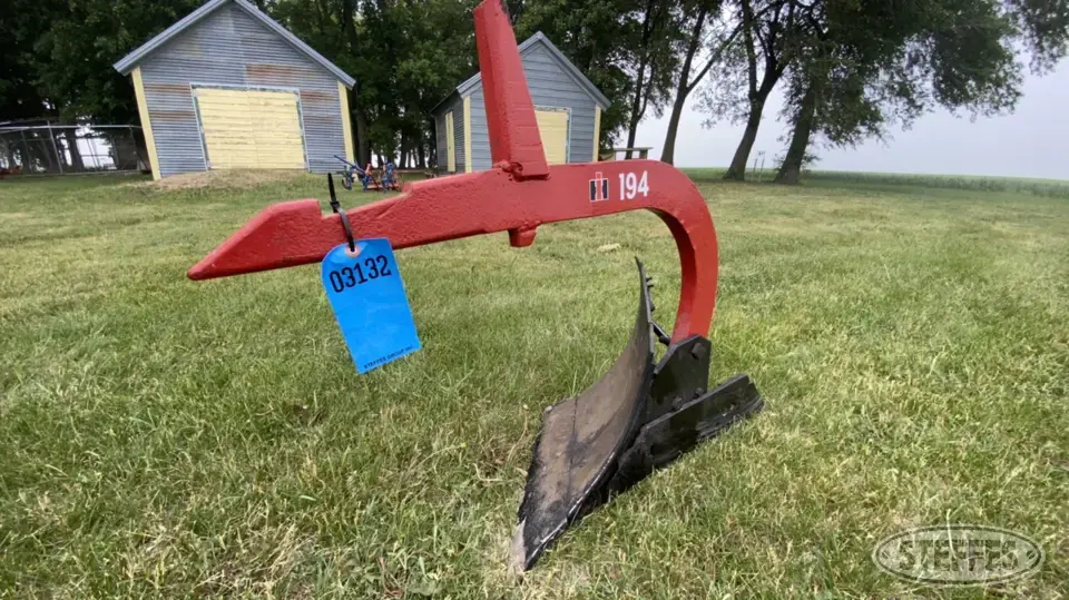 International #194 Plow