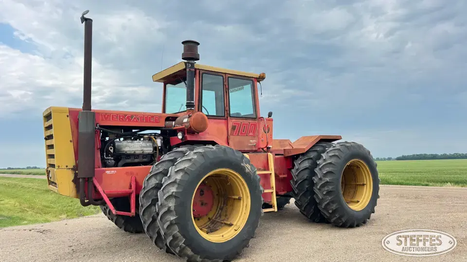 1977 Versatile 700 4WD Tractor