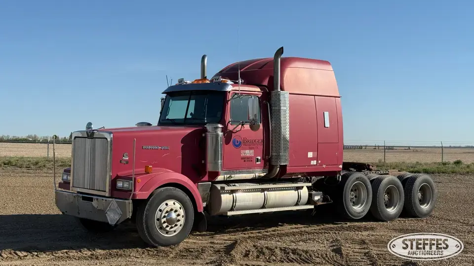2000 Western Star 4964EX Conventional Truck with Sleeper