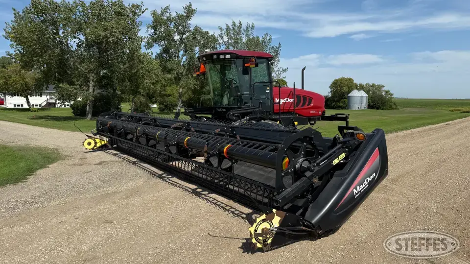 2013 MacDon M155 Self-Propelled Windrower