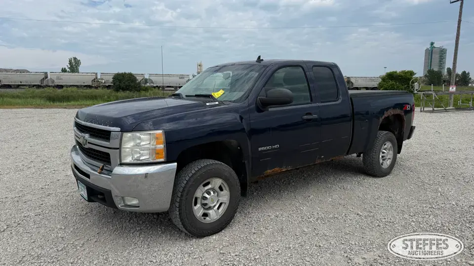 2010 Chevrolet Silverado 2500HD LT 3 Quarter Ton Pickup